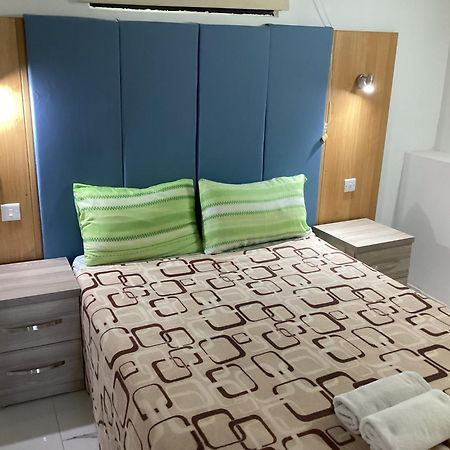 Whitestar Guesthouse Salina Екстер'єр фото